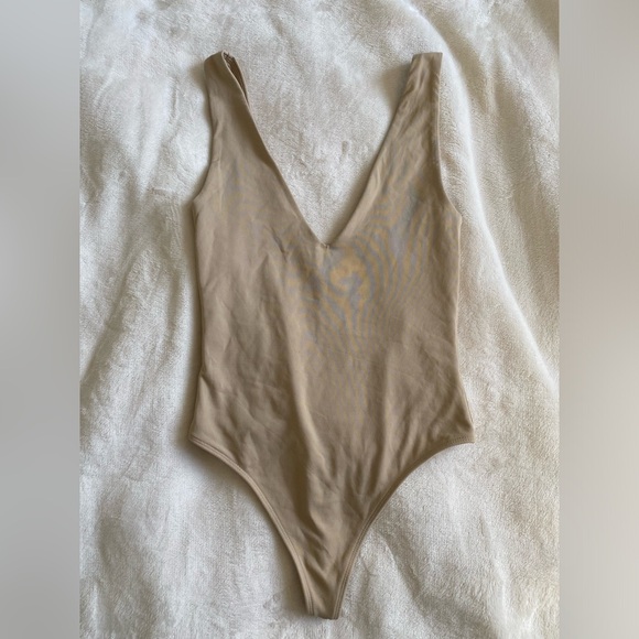 Aritzia Babaton Contour Bodysuit - Picture 1 of 10
